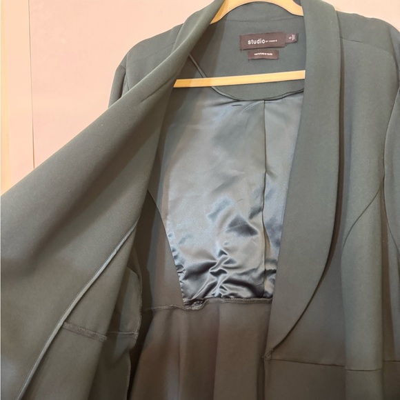 Studio By Torrid Luxe Ponte Peplum Blazer - Picture 10 of 16